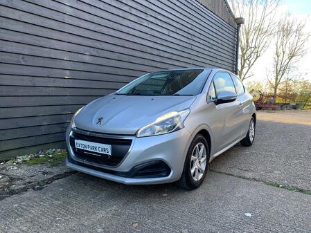 PEUGEOT 208 2015