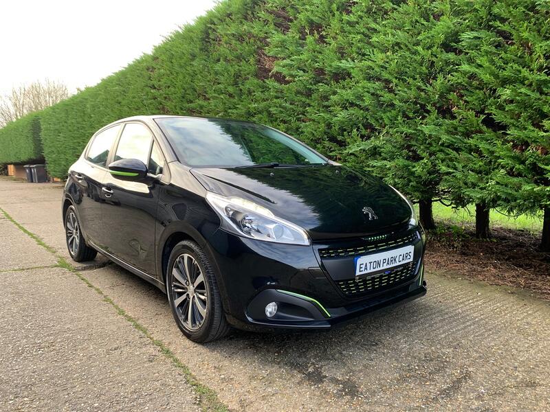 PEUGEOT 208 1.2 PureTech XS Lime   Hatchback 5dr Petrol Manual Euro 6 (82 ps).