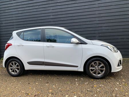 HYUNDAI I10 1.0 Premium 5dr